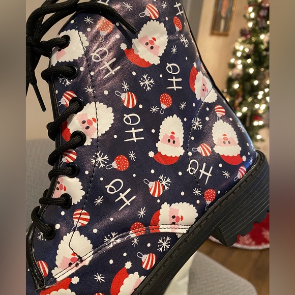 Christmas ๐
๐ฝ๐Combat-Type Santa Boots - Picture 4 of 10